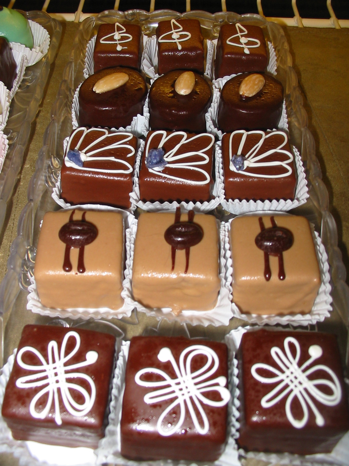 petitfours.jpg